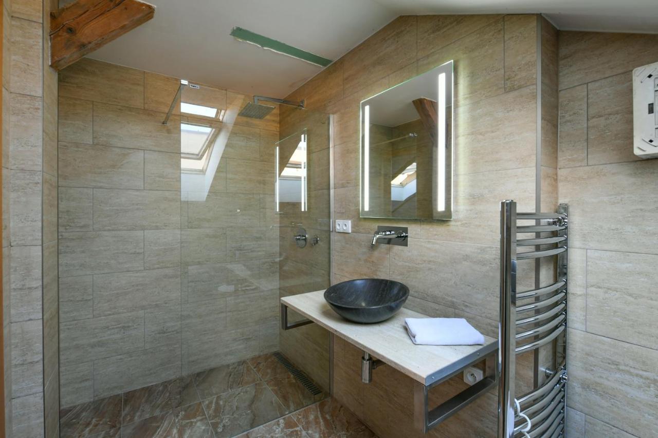 Amazing Charles Bridge Apartment 프라하 외부 사진