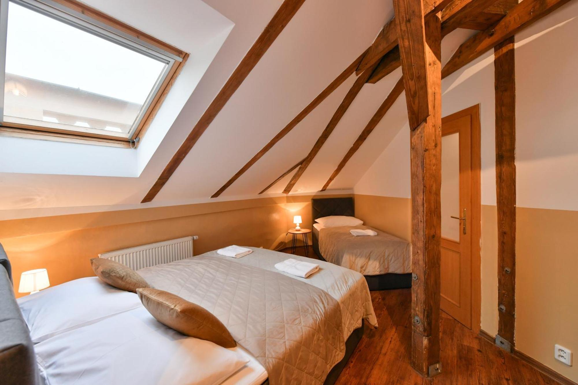 Amazing Charles Bridge Apartment 프라하 외부 사진
