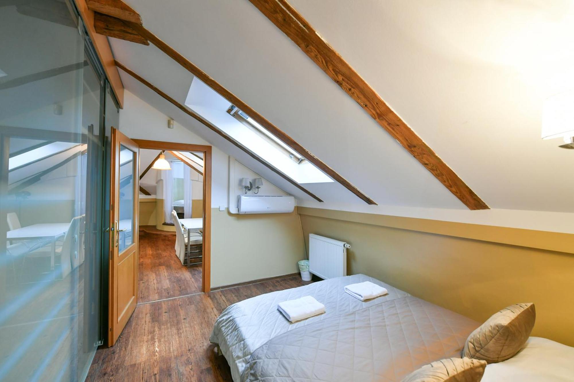 Amazing Charles Bridge Apartment 프라하 외부 사진