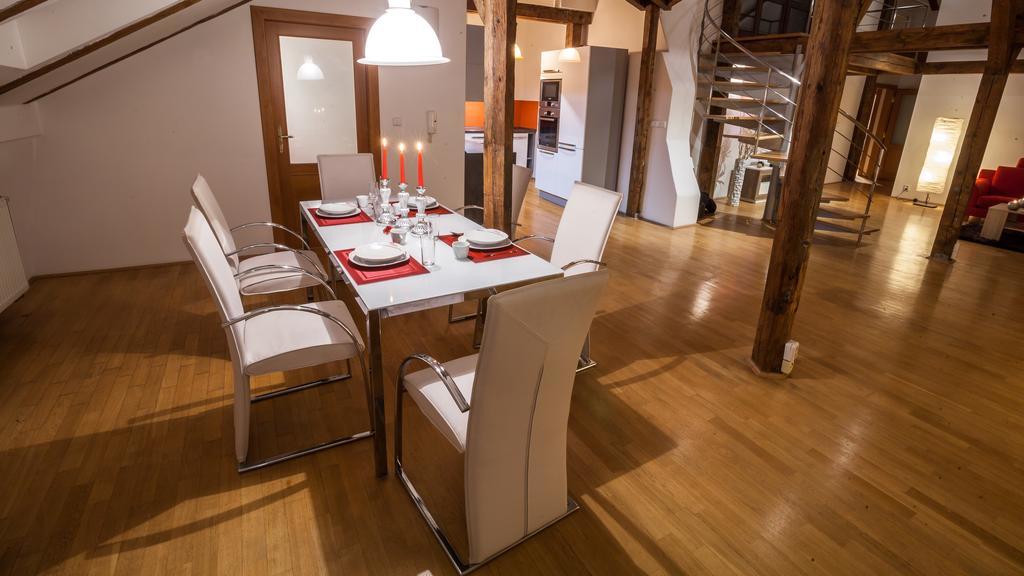 Amazing Charles Bridge Apartment 프라하 객실 사진