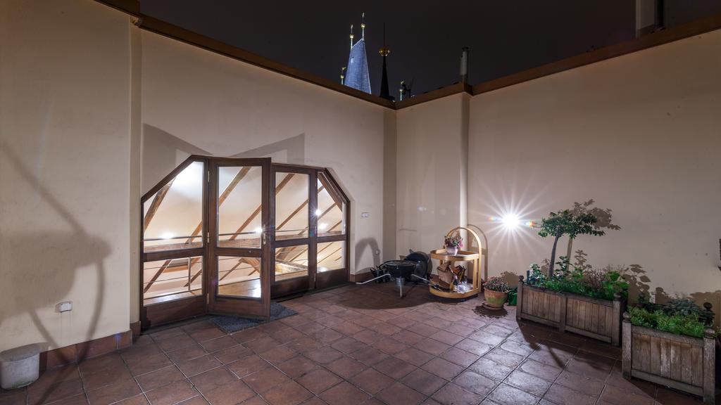 Amazing Charles Bridge Apartment 프라하 객실 사진