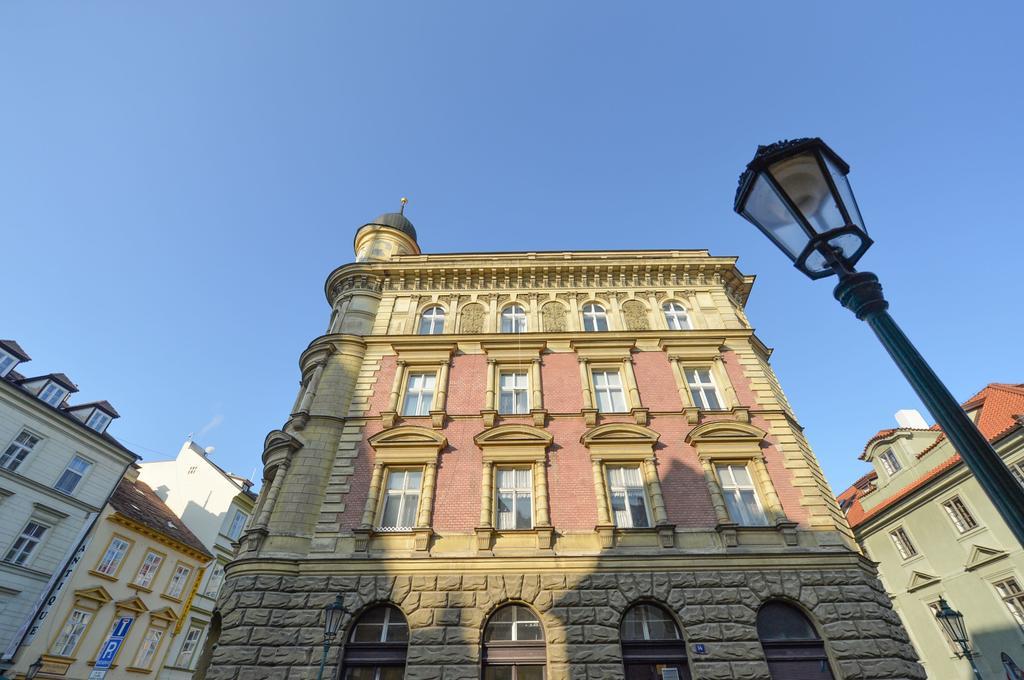 Amazing Charles Bridge Apartment 프라하 외부 사진