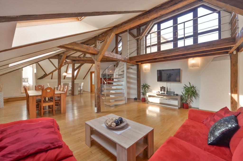 Amazing Charles Bridge Apartment 프라하 외부 사진