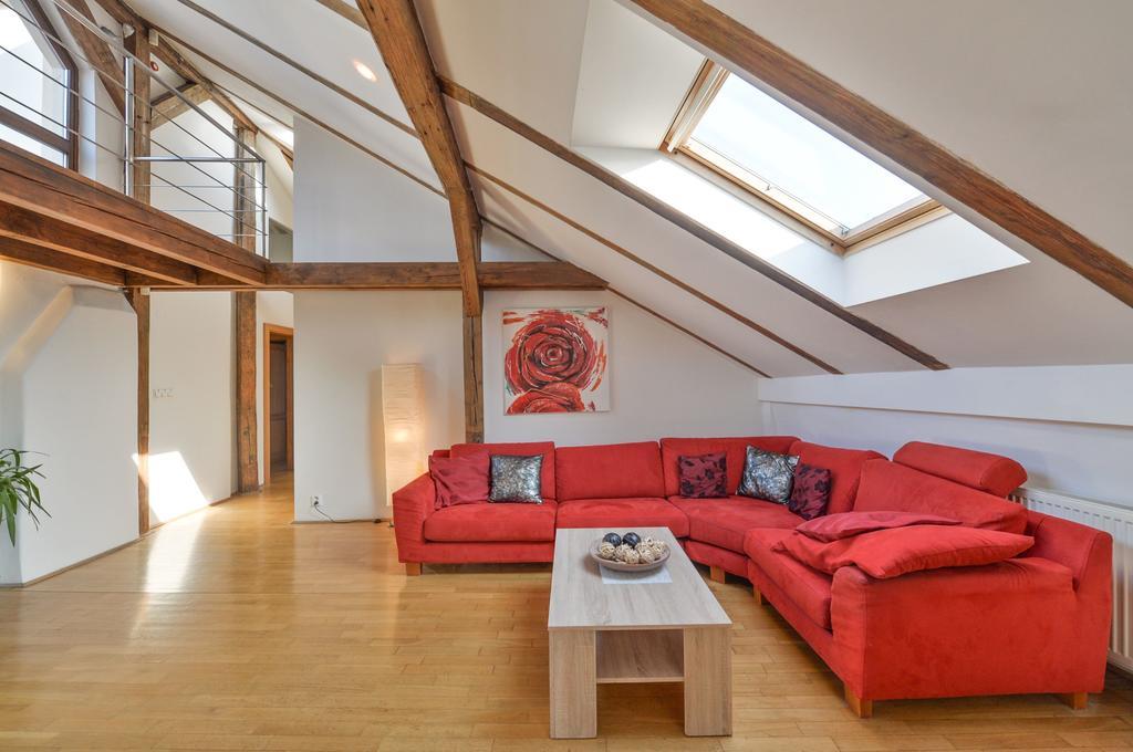 Amazing Charles Bridge Apartment 프라하 외부 사진